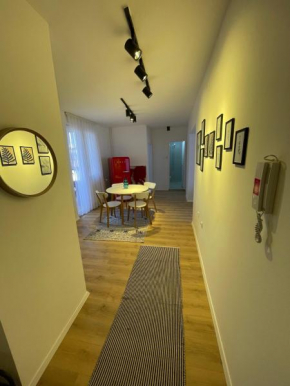DOOR25, 2-Bedroom Apartment in Central Prishtina
